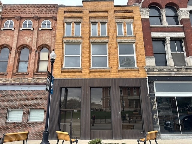309 Main St, Mount Vernon, IN à vendre Photo du bâtiment- Image 1 de 17