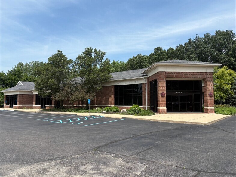 100 Professional Ct, Lafayette, IN à louer - Photo du bâtiment - Image 2 de 12
