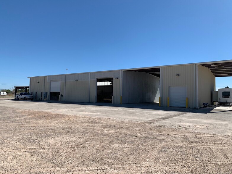 1911 E County Road 140, Midland, TX à louer - Photo du bâtiment - Image 2 de 13