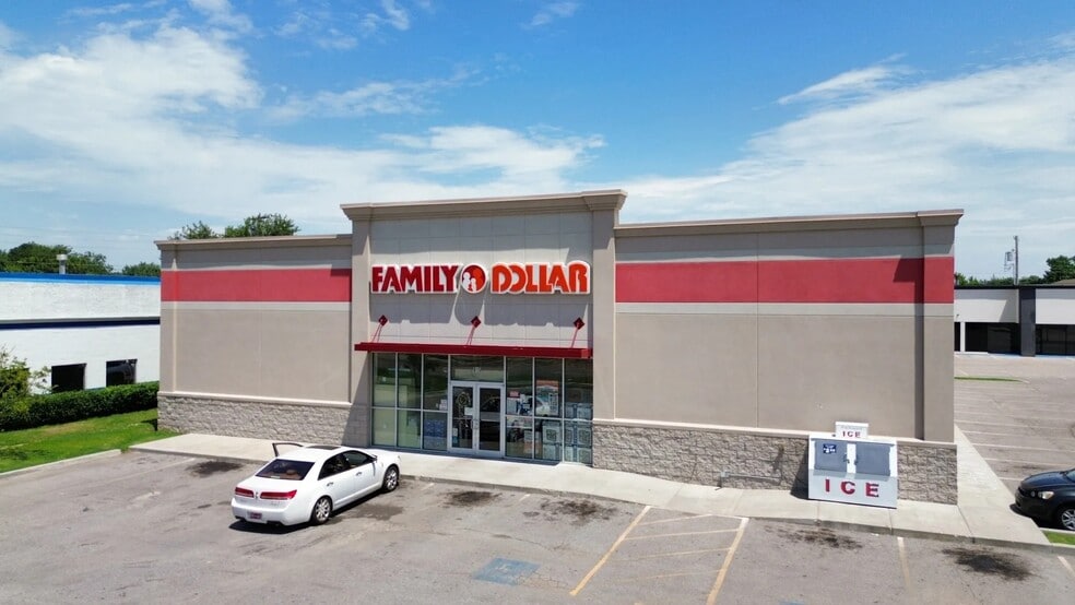 815 NW 12th St, Moore, OK for sale - Primary Photo - Image 1 of 4