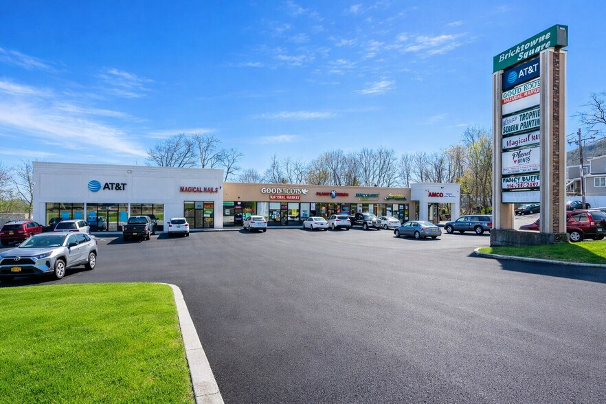 236-246 Route 9W, Haverstraw, NY à louer - Photo du bâtiment - Image 2 de 5