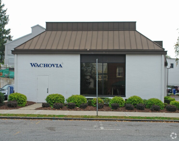 21 N Water St, Greenwich, CT à louer - Photo du bâtiment - Image 2 de 13