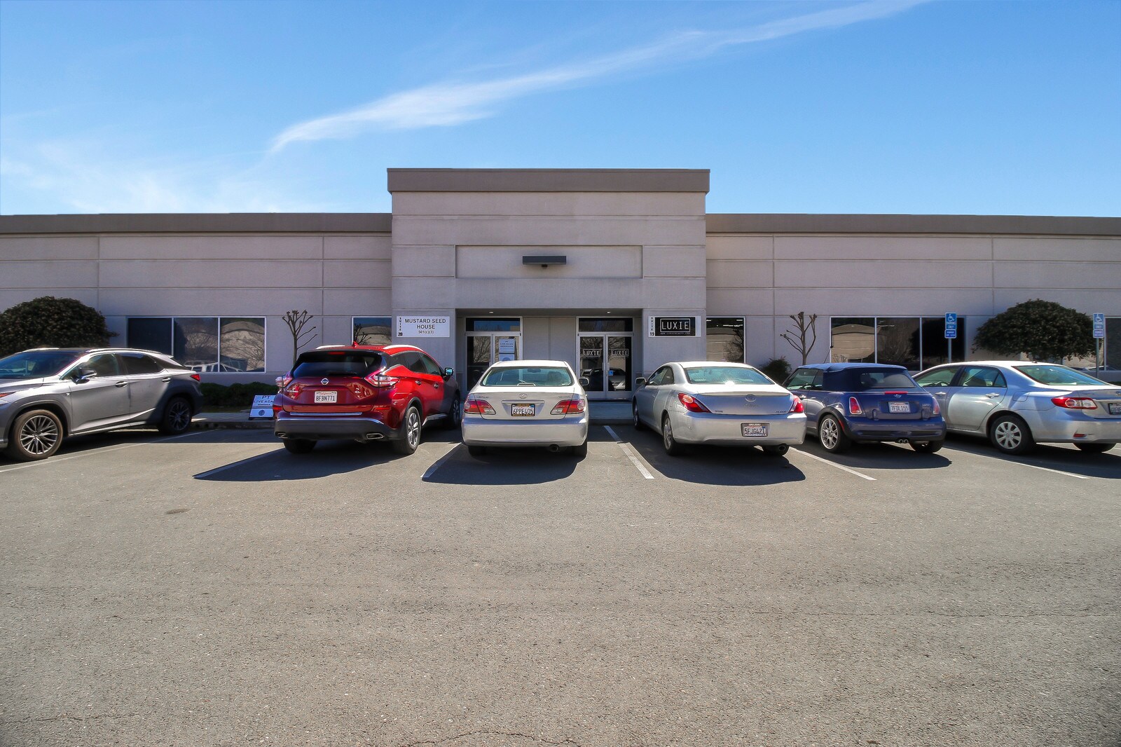 2526 Qume Dr, San Jose, CA à louer Photo du bâtiment- Image 1 de 5