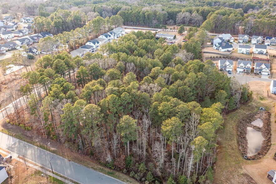 1525 Mineral Springs rd, Durham, NC à vendre - Photo du bâtiment - Image 2 de 11