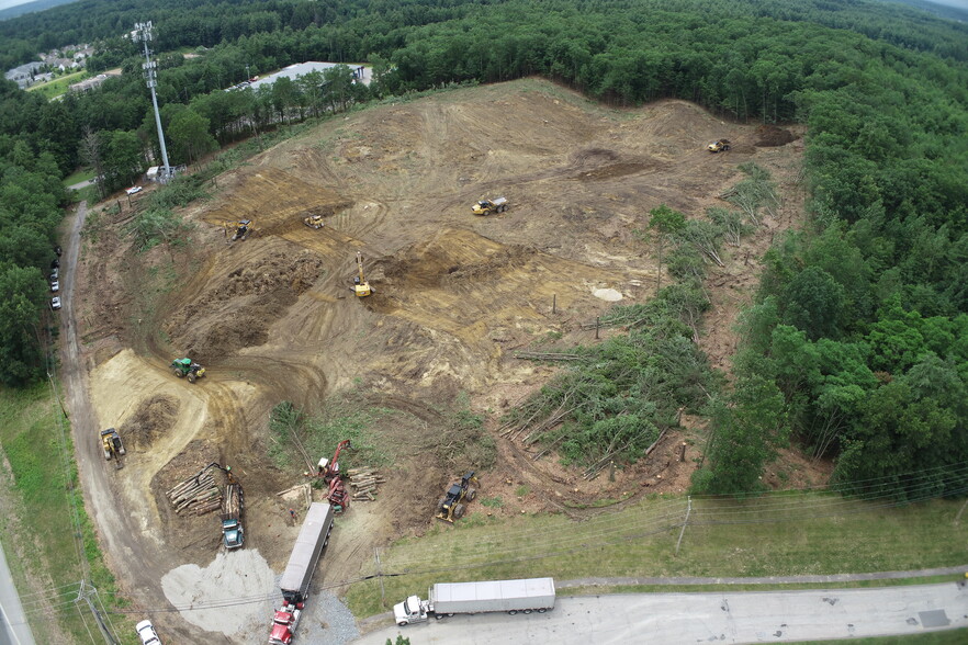 4 Harris Pond Dr, Merrimack, NH à louer - Photo du bâtiment - Image 2 de 3