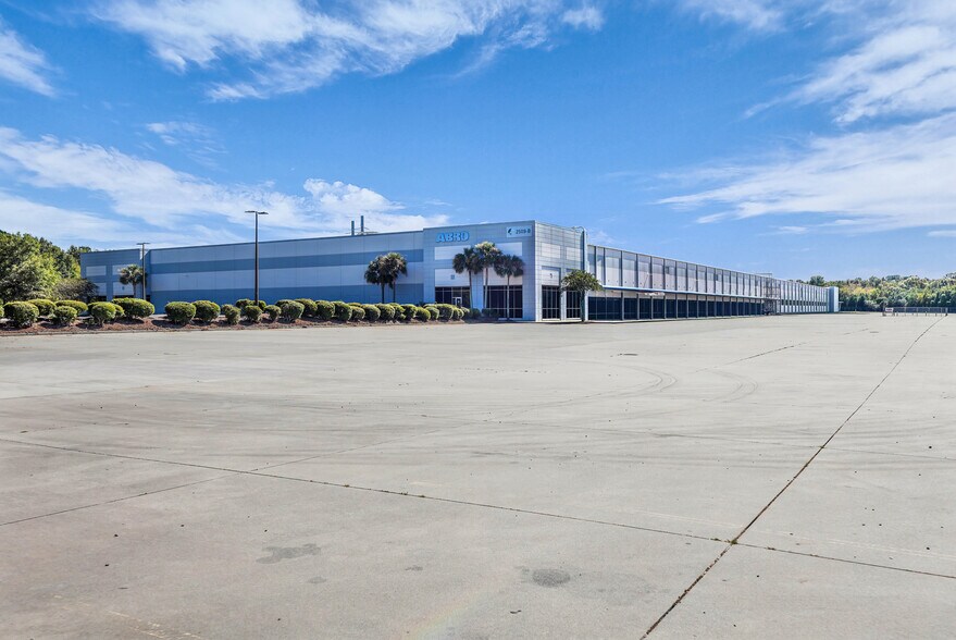 2509 Dean Forest Rd, Savannah, GA à louer - Photo du bâtiment - Image 2 de 4