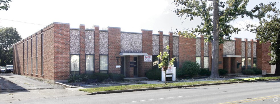 828 Busse Hwy, Park Ridge, IL à louer - Photo du bâtiment - Image 1 de 25