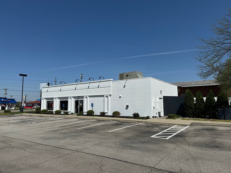 2100 S Erie Blvd, Hamilton, OH à louer - Photo du bâtiment - Image 3 de 5