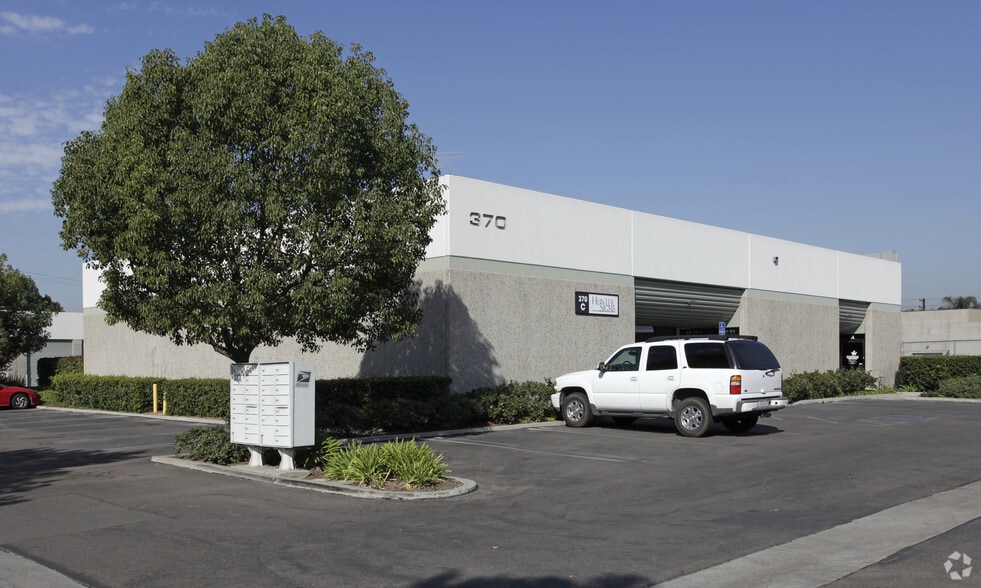 370 N Palm St, Brea, CA for lease - Primary Photo - Image 1 of 17