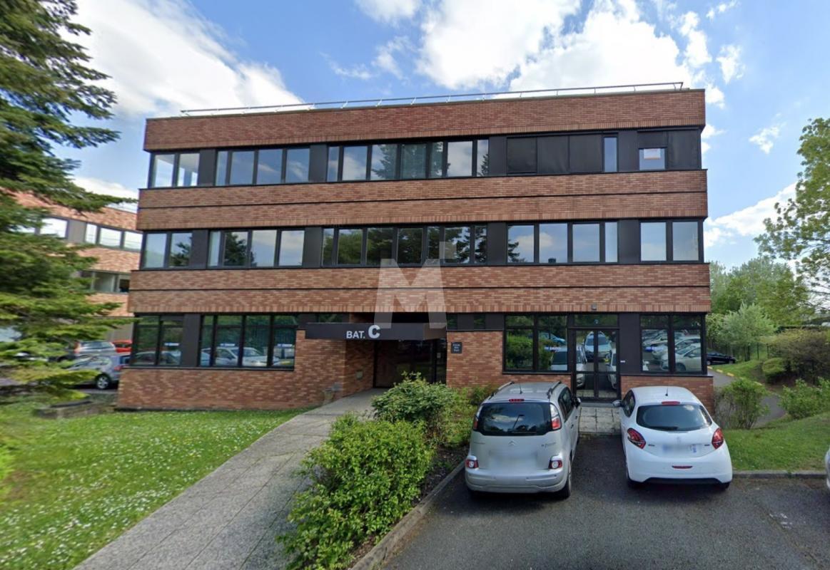 Office in Verrières-le-Buisson for lease Building Photo- Image 1 of 12
