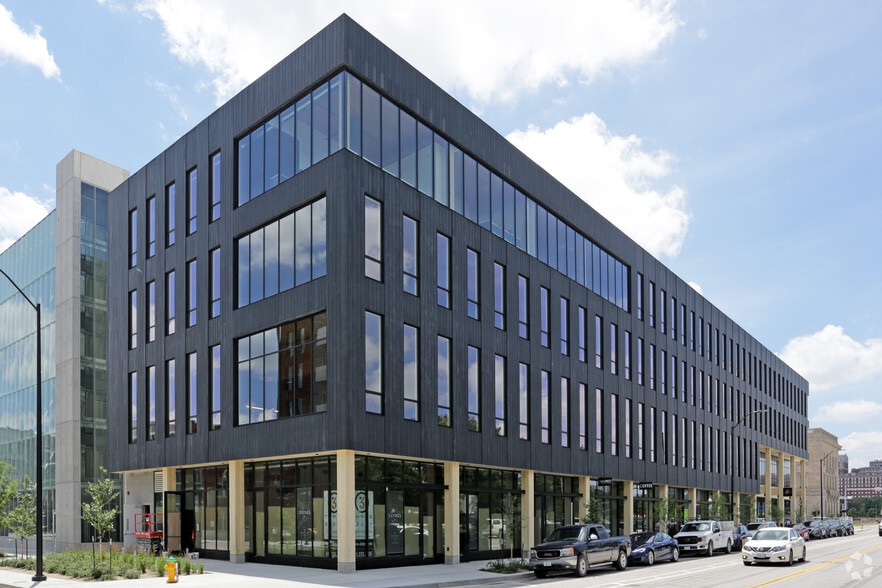 111 E Grand Ave, Des Moines, IA for lease - Building Photo - Image 2 of 9