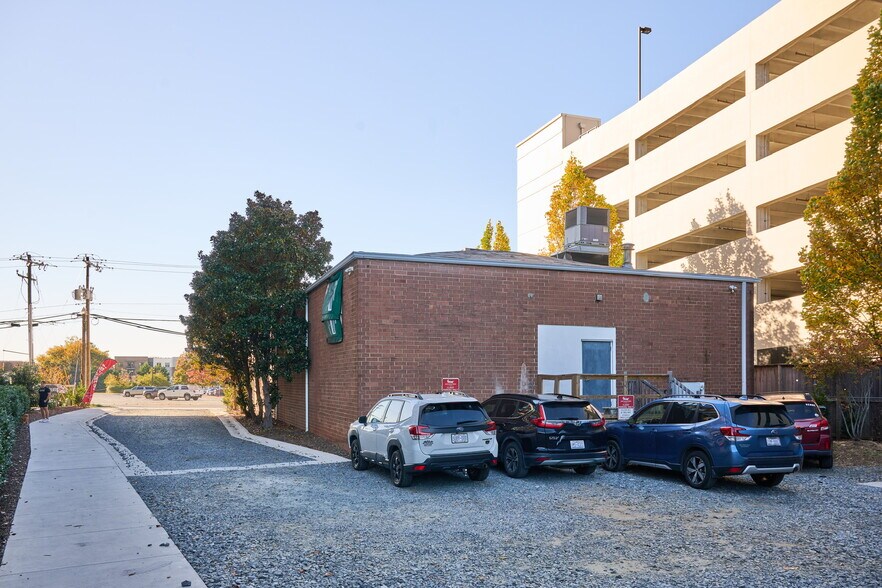 2127 Hawkins St, Charlotte, NC à louer - Photo du bâtiment - Image 2 de 2
