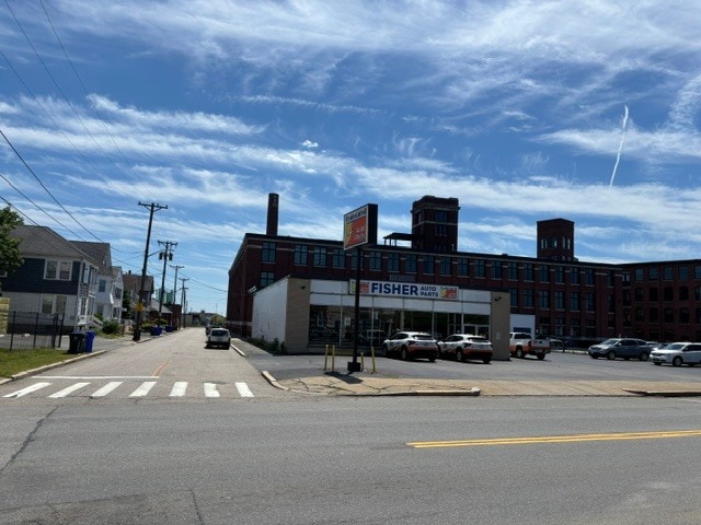 437 Central Ave, Pawtucket, RI for sale - Building Photo - Image 2 of 4