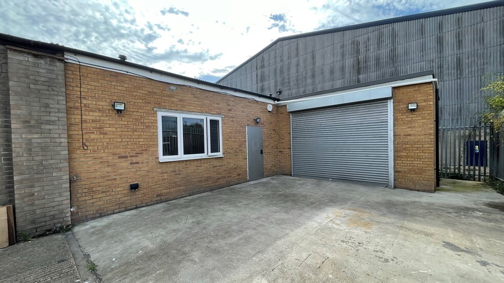 Wollaston Way, Basildon for lease - Primary Photo - Image 1 of 2