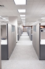 3315 N Oak Tfwy, Kansas City, MO for lease Interior Photo- Image 1 of 7