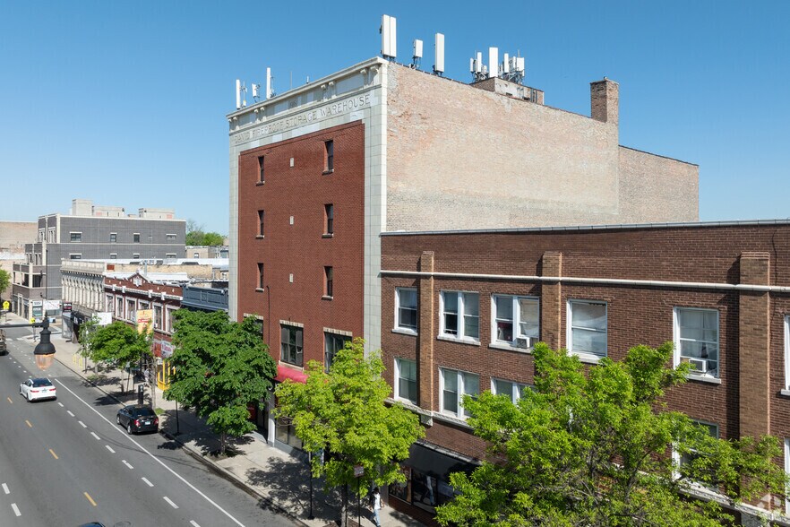 3240 W Lawrence Ave, Chicago, IL à louer - Photo du bâtiment - Image 2 de 14