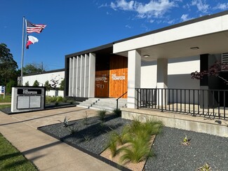 Plus de détails pour 704 N Thompson St, Conroe, TX - Bureau à louer