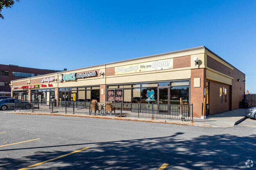 1355 Richmond Rd, Ottawa, ON à louer - Photo du bâtiment - Image 2 de 4