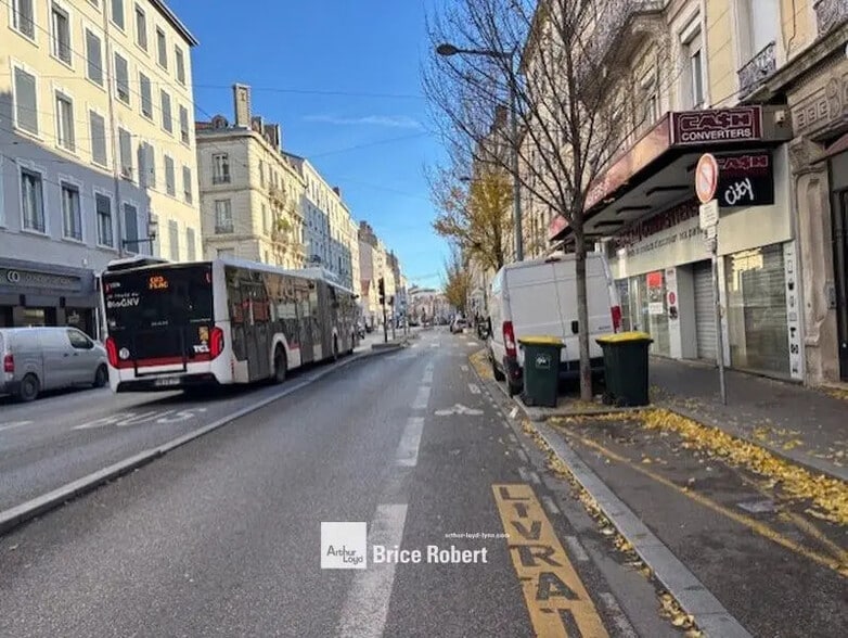 Commerce de détail dans Villeurbanne à louer - Aérien - Image 1 de 6