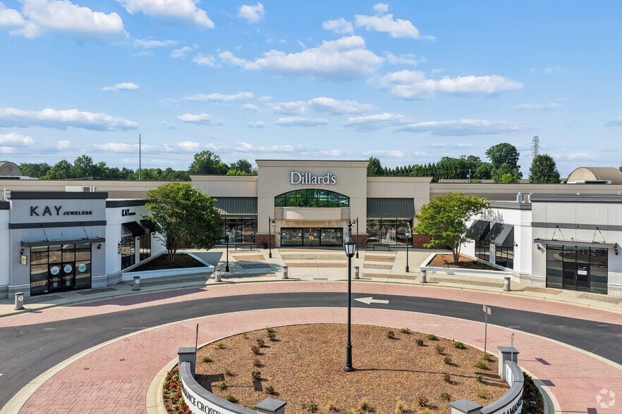 1080 Piper Ln, Burlington, NC for lease - Building Photo - Image 1 of 38