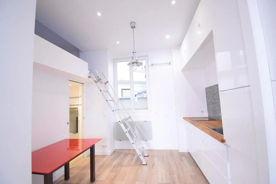 Immeuble residentiel dans Paris à vendre - Photo intérieure - Image 2 de 8