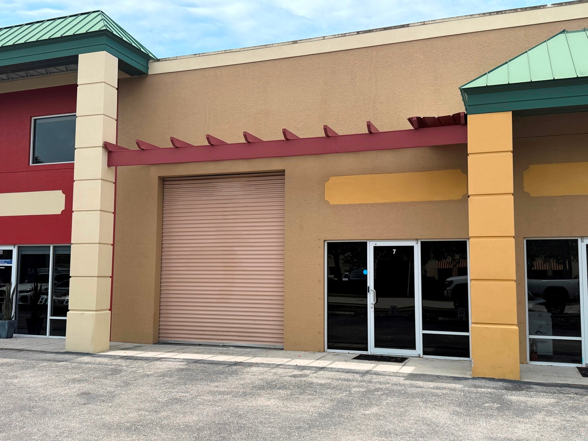 1040 Collier Center Way, Naples, FL for lease Building Photo- Image 1 of 5
