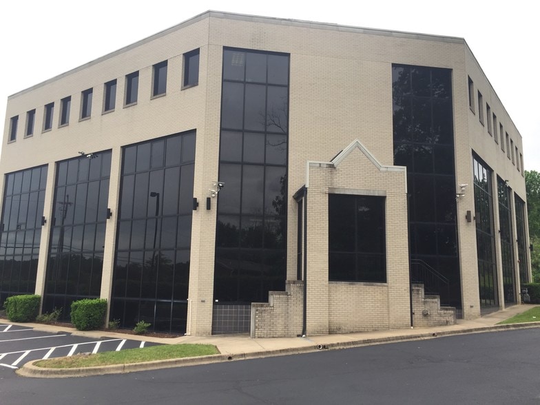 1700 Old Bluegrass Ave, Louisville, KY for lease - Building Photo - Image 3 of 17