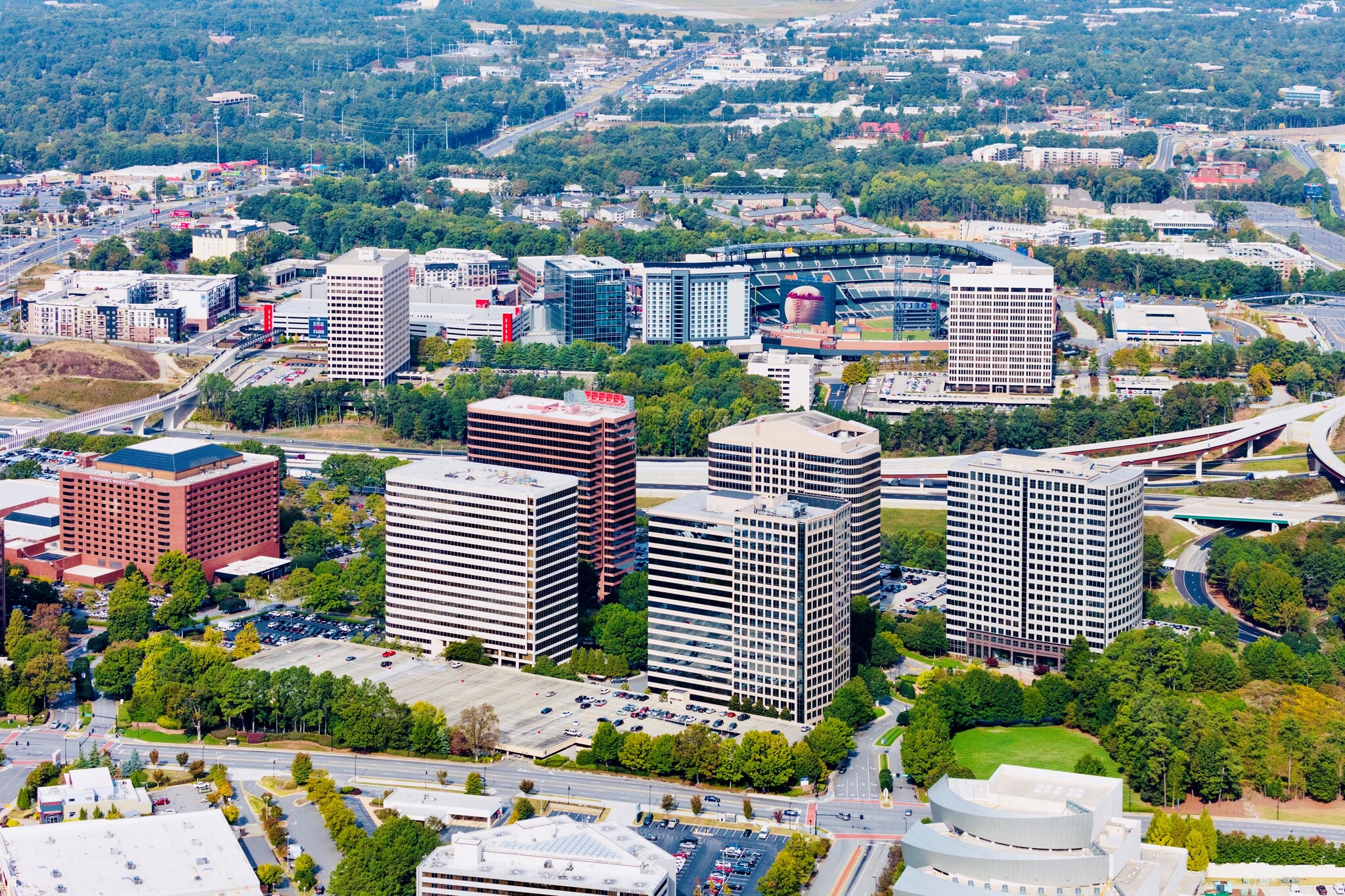 600 Galleria Pky SE, Atlanta, GA à louer Photo du bâtiment- Image 1 de 25