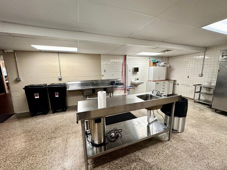 5281 Bellefontaine Rd, Dayton, OH à vendre - Photo du bâtiment - Image 3 de 11