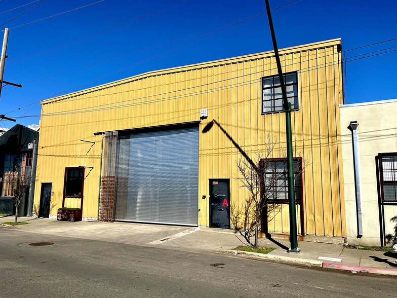 3100 E 10th St, Oakland, CA for lease - Building Photo - Image 1 of 13