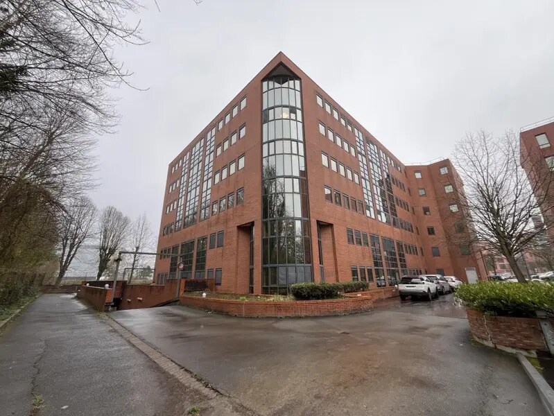Office in MEUDON-LA-FORÊT for sale Building Photo- Image 1 of 15