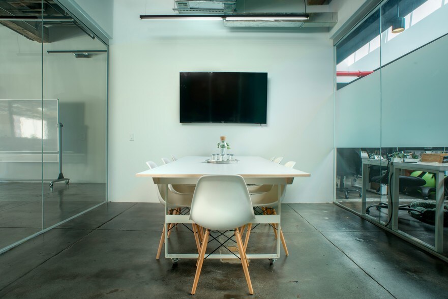 92 3rd St, Brooklyn, NY for lease - Interior Photo - Image 3 of 12