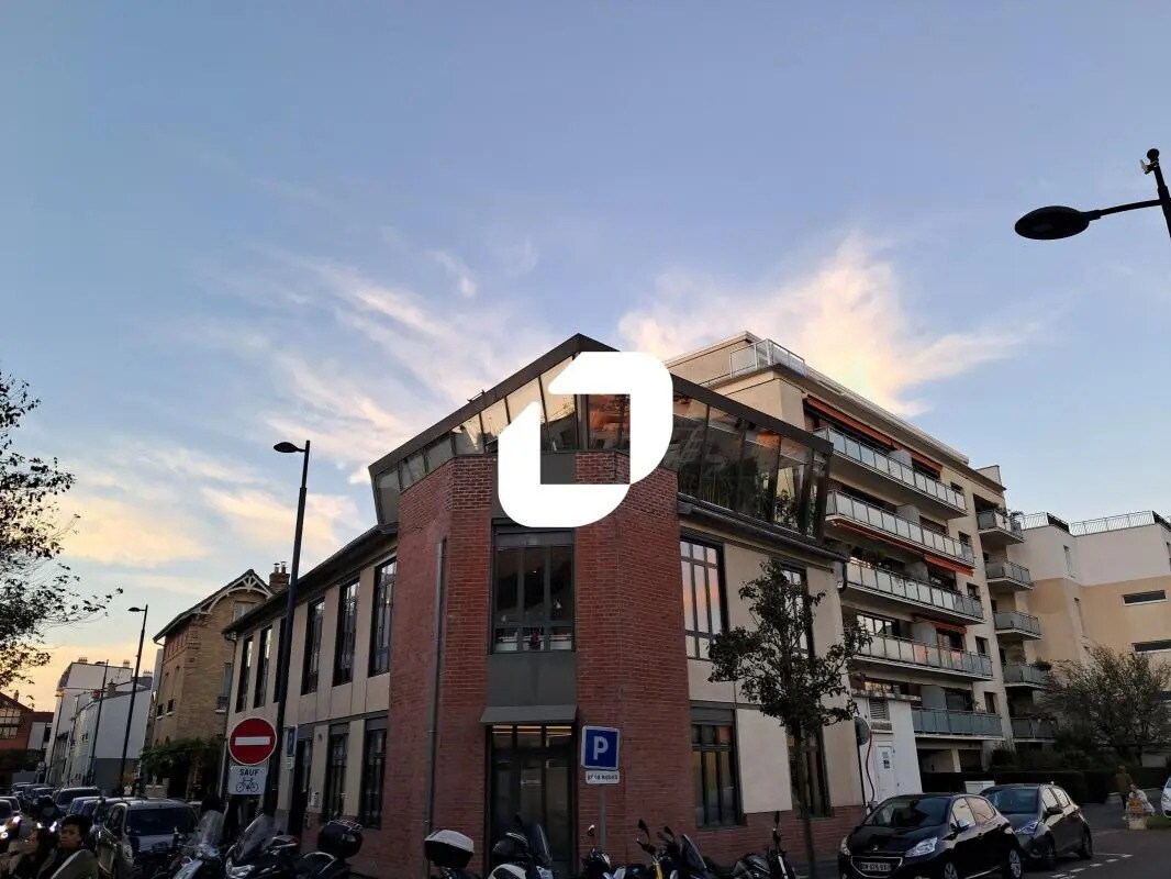 Office in Vanves for sale Building Photo- Image 1 of 14