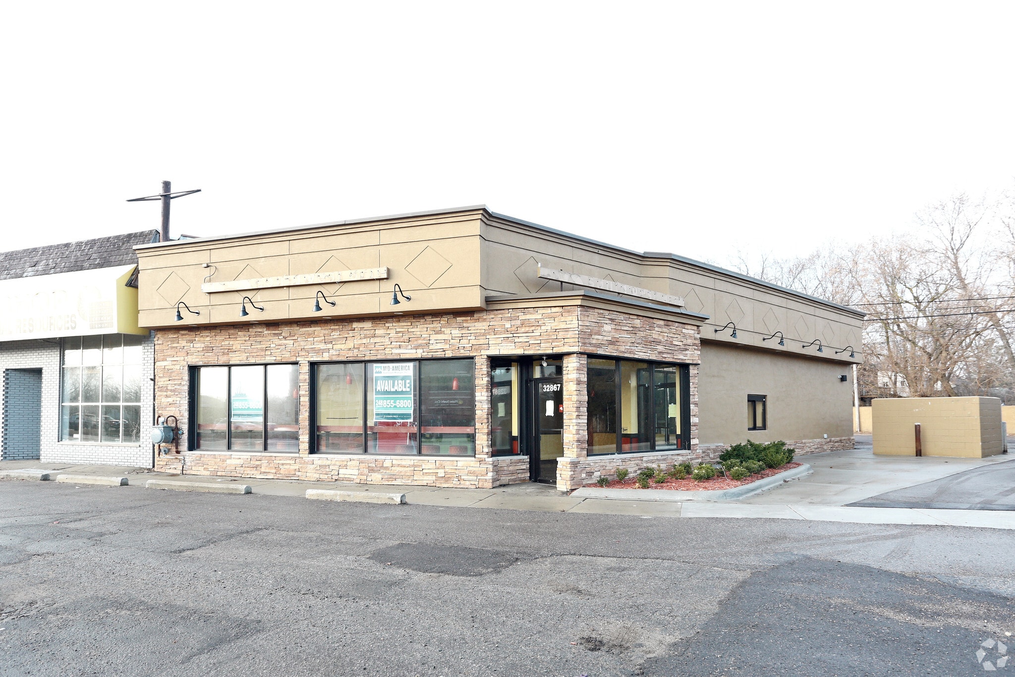 32867 Woodward Ave, Royal Oak, MI for lease Primary Photo- Image 1 of 5