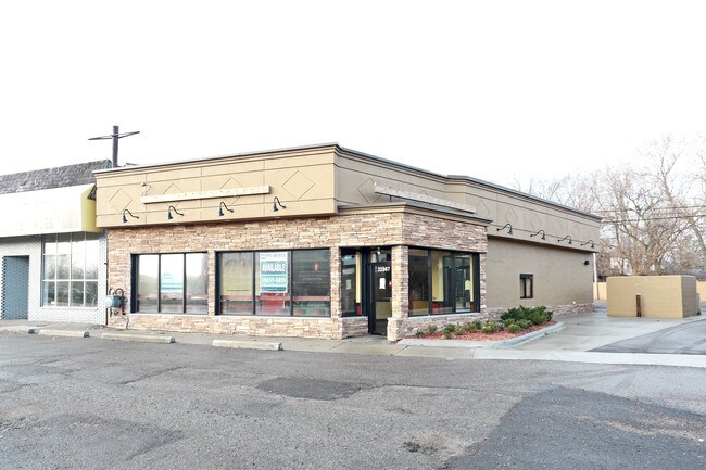 More details for 32867 Woodward Ave, Royal Oak, MI - Retail for Lease