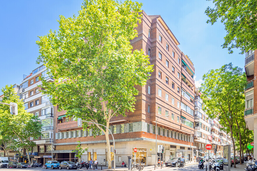 Calle Ríos Rosas, 42, Madrid, Madrid à louer - Photo principale - Image 1 de 2