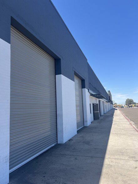 4225 W Indian School Rd, Phoenix, AZ for lease - Building Photo - Image 2 of 11