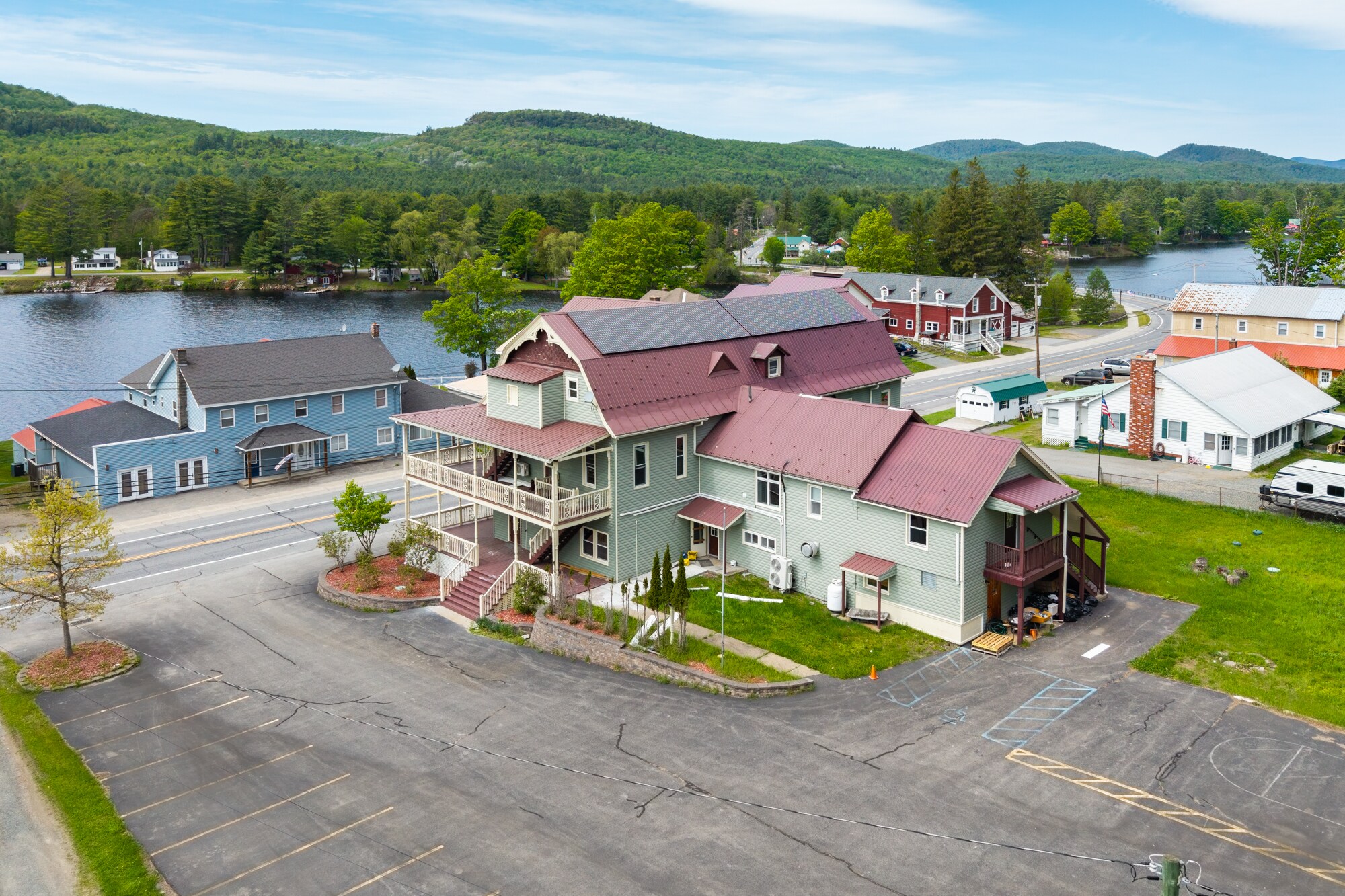 1454 State Route 30, Wells, NY à vendre Photo du bâtiment- Image 1 de 63