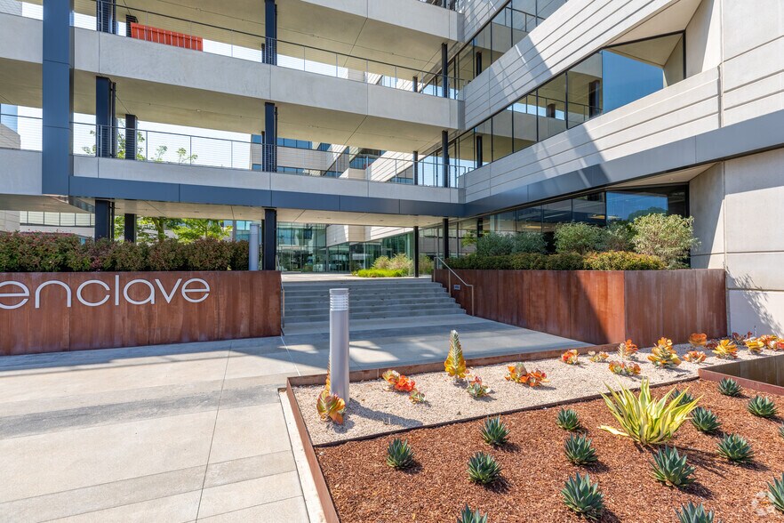 9808 Scranton Rd, San Diego, CA à louer - Photo du bâtiment - Image 2 de 6
