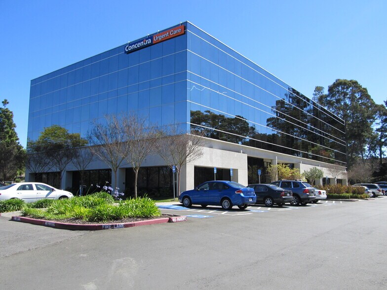 2970 Hilltop Mall Rd, Richmond, CA à louer - Photo du bâtiment - Image 2 de 10