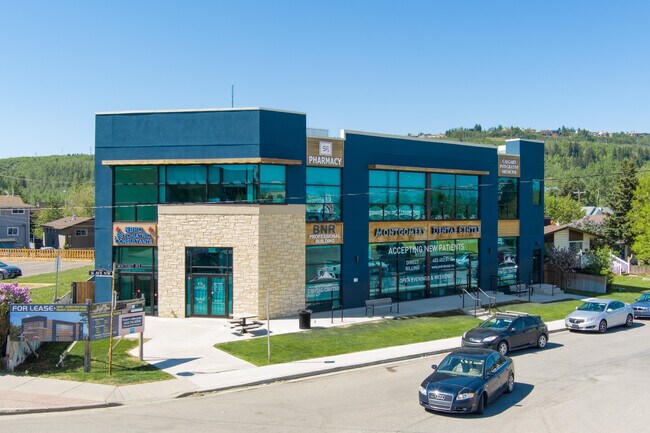 Plus de détails pour 4525 Monterey Ave NW, Calgary, AB - Bureau à vendre