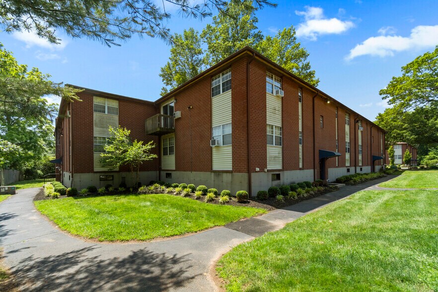 162-164 Coe Ave, East Haven, CT à vendre - Photo du bâtiment - Image 2 de 23