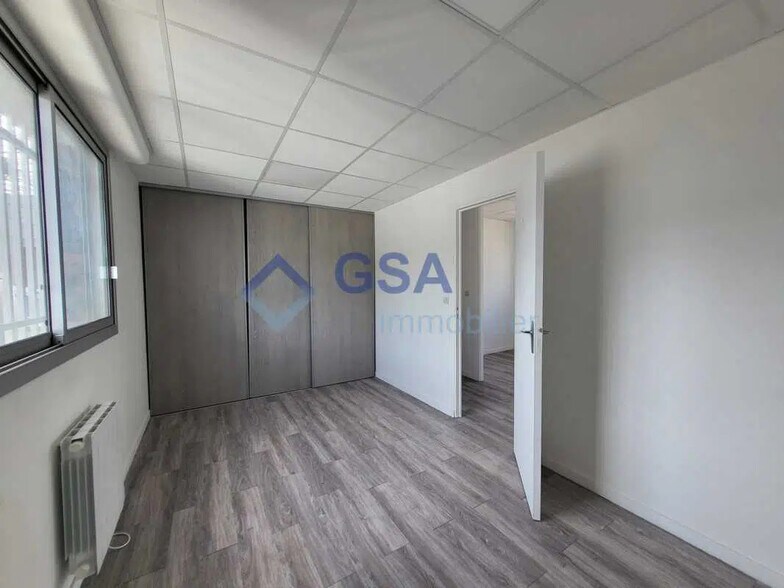Bureau dans Lisses à louer - Photo intérieure - Image 3 de 4