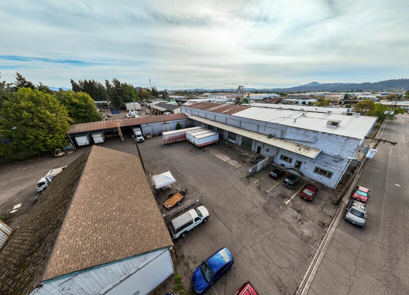 135-145 N Cleveland St, Eugene, OR à vendre - Photo du bâtiment - Image 2 de 17