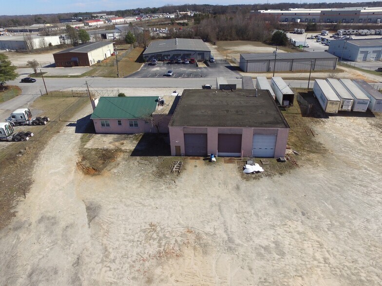 106 Sandra Ave, Greenville, SC à vendre - Photo du bâtiment - Image 3 de 8