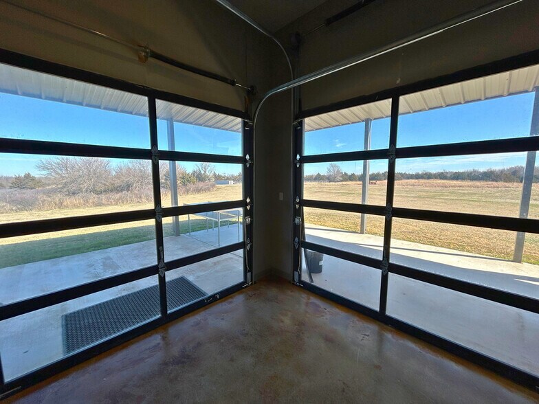 16730 W Hefner Rd, Yukon, OK à vendre - Photo intérieure - Image 2 de 12