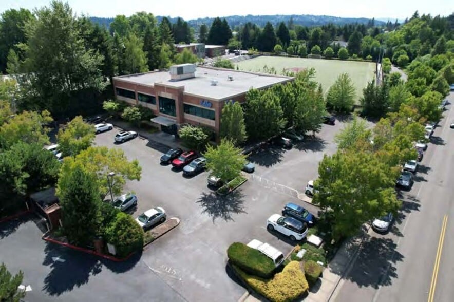8060 SW Pfaffle St, Tigard, OR à vendre - Aérien - Image 2 de 13
