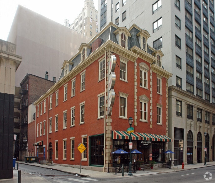 1417 Locust St, Philadelphia, PA for lease - Building Photo - Image 3 of 30