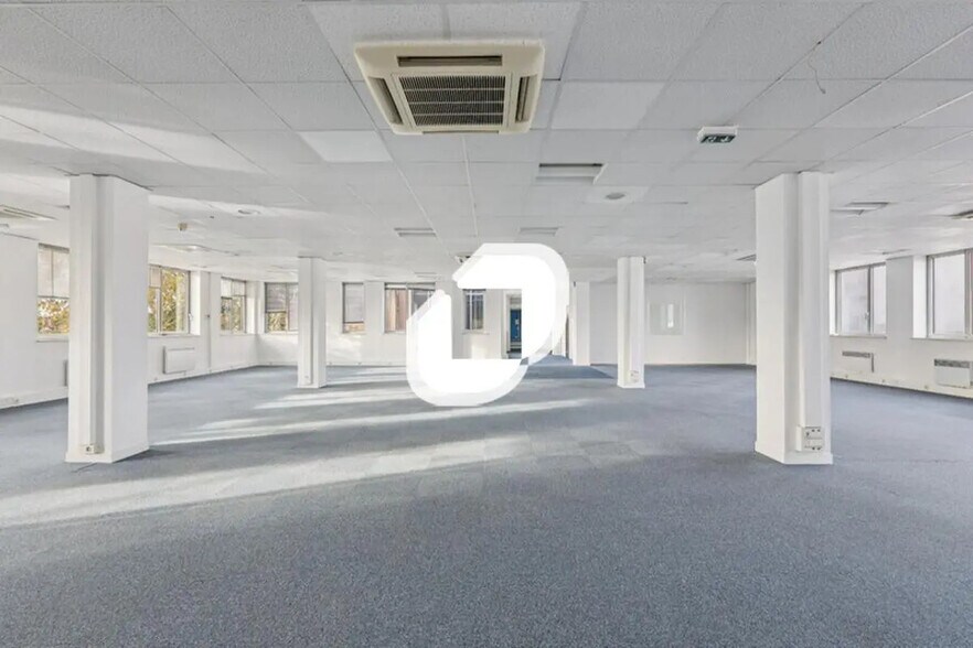 Office in Neuilly-Plaisance for lease - Interior Photo - Image 3 of 14