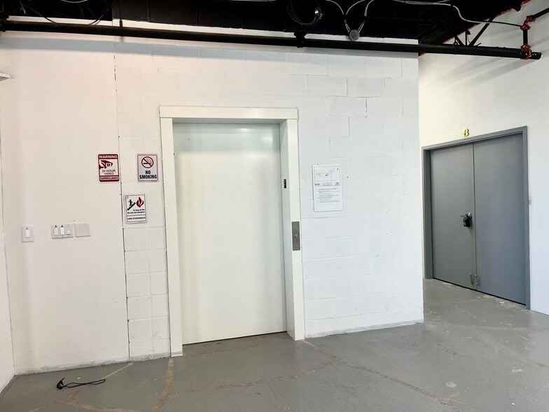 8399 Ontario St, Vancouver, BC for lease - Building Photo - Image 3 of 8